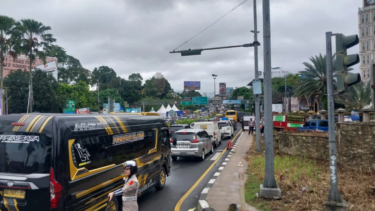Situasi arus lalu lintas Simpang Gadog, Bogor, pada Rabu (2/4/2025). Foto: Regi