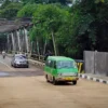 Dugaan pemotongan uang kompensasi Lebaran Idul Fitri kepada Sopir Angkot di Jalur Puncak Bogor jadi sorotan masyarakat.