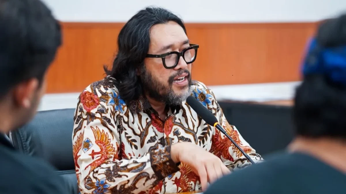 Gubernur Jabar Hentikan Bantuan Hibah Pesantren, Ono: Jangan Dicoret Begitu Saja! Wakil Ketua DPRD Jawa Barat Ono Surono menanggapi keputusan Gubernur Dedi Mulyadi yang menghapuskan hibah pesantren. (Dok. Jabar Ekspres)