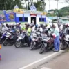 Polisi lakukan one way di jalur Nagreg. (Foto/tangkap layar Instagram @nagregpride)