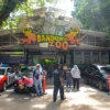 Pintu masuk tempat wisata Bandung Zoo. Foto: Dimas Rachmatsyah / Jabar Ekspres
