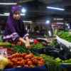Foto ilustrasi : harga bahan pokok di pasar Kota Bandung mulai alami penurunan. (Dimas / JE)