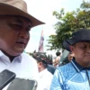 Bupati Bogor Rudy Susmanto dan Panglima Koops Udara I Marsekal Muda TNI Mohammad Nurdin saat memberikan keterangan kepada wartawan di Area Stadion Pakansari, pada Minggu (20/4/2025). Foto: Regi