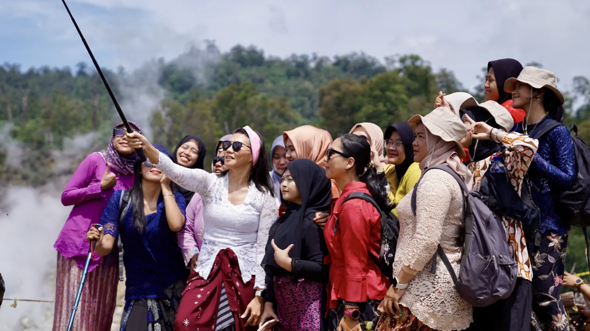 Menyambut Hari Kartini, Antarestar Outdoor Angkat Semangat Kartini Lewat Aksi Positif Opsih dan LessWaste