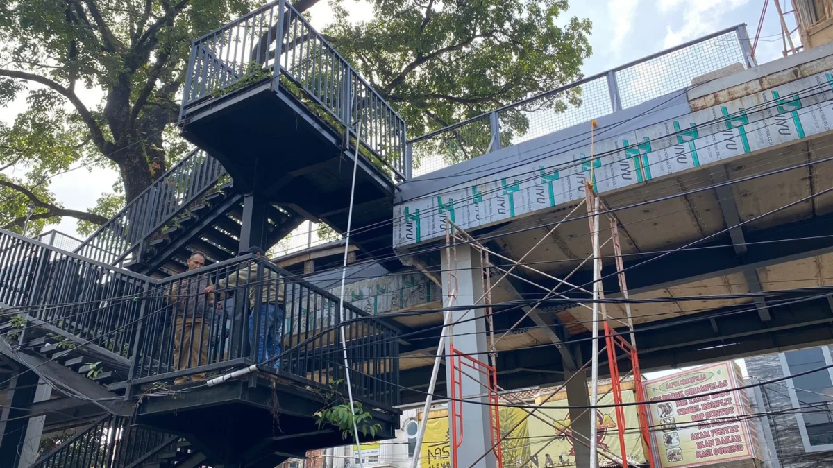 Keberadaan Skywalk Teras Cihampelas Kota Bandung yang sudah lama dibangun akan kembali difungsikan untuk tampung PKL yang berada di di bawah