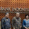 Gubernur Bank Indonesia (BI) Perry Warjiyo (tengah). (foto/ANTARA)