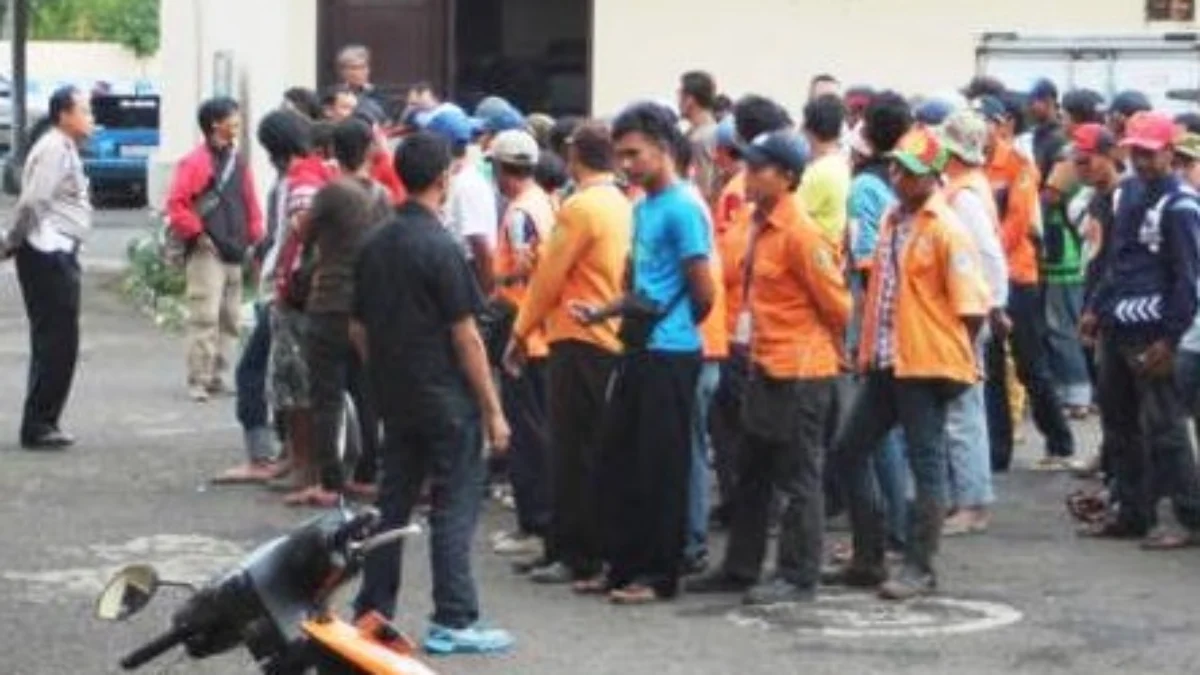 Untuk antisipasi aksi premanisme di tempat wisata, Wali Kota Bandung Muhammad Farhan mengaku telah menyiagakan Satgas Anti Premanisme.