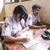Ilustrasi siswa mengikuti pembelajaran. (DIMAS)