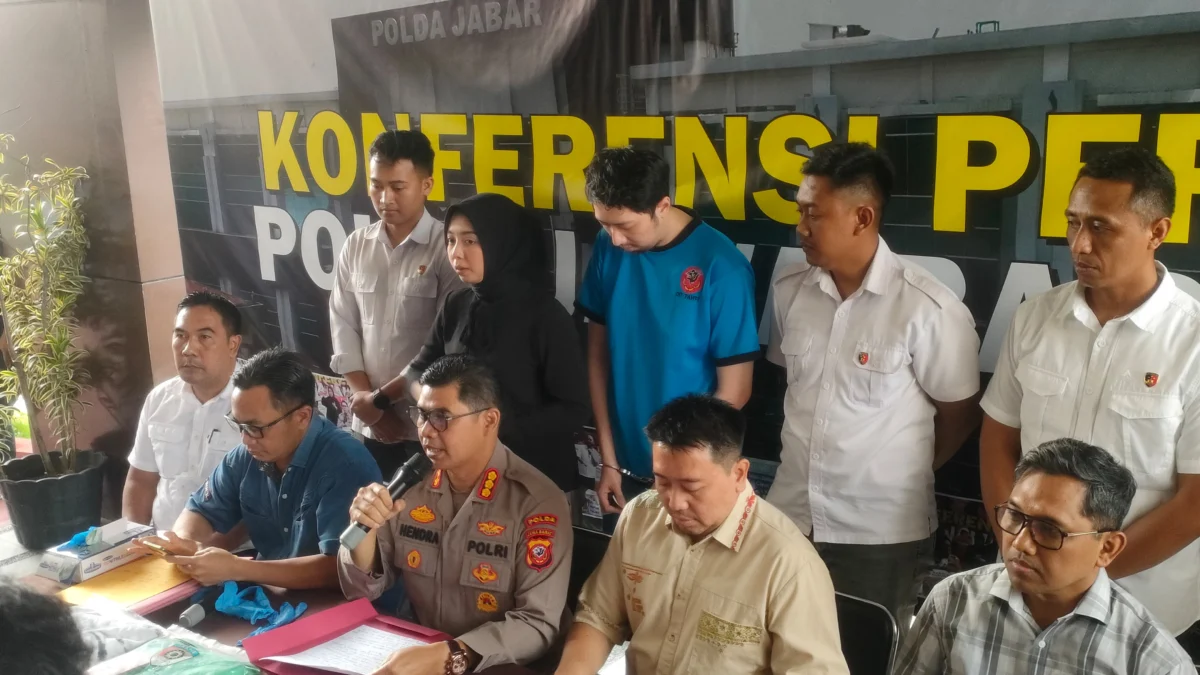 Dok. Polda Jabar saat rilis kasus dugaan tindak pidana asusila atau pelecehan seksual yang menjerat oknum dokter residen spesialis anestesi di RSHS Bandung. Foto. Sandi Nugraha / Jabar Ekspres