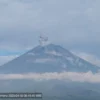 Gunung Semeru alami erupsi selama lima kali. (foto/ANTARA)