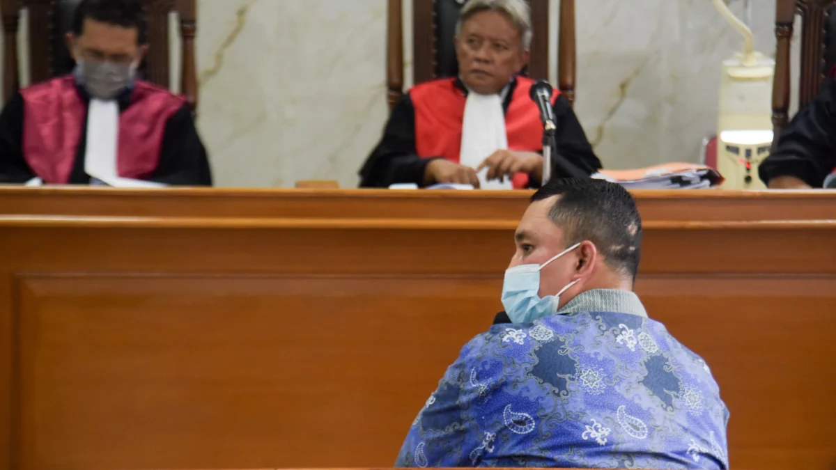 Terpidana kasus Bandung Smart City, Khairur Rijal saat memberikan keterangan di sidang lanjutan kasus korupsi Bandung Smart City di Pengadilan Negeri Bandung Tipikor, Jalan Surapati, Kota Bandung, Selasa (15/4). Foto: Dimas Rachmatsyah / Jabar Ekspres