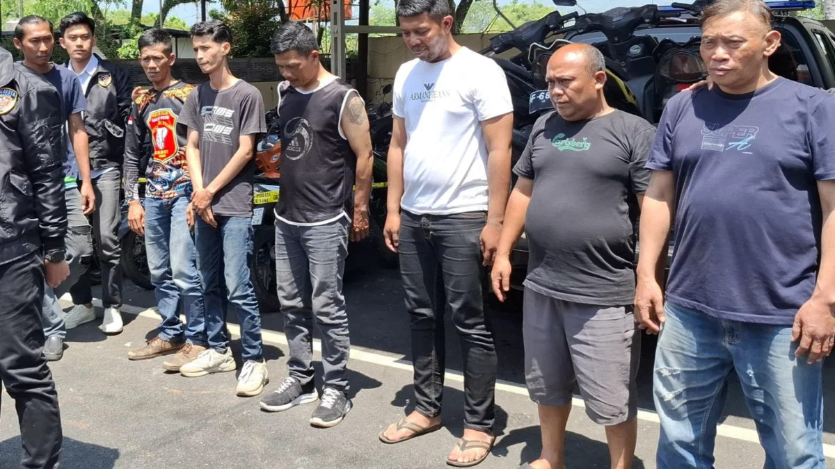 Satuan Reserse Kriminal (Satreskrim) Polresta Bandung berhasil mengamankan tujuh orang yang diduga berperan sebagai "Mata Elang" (Matel) atau penagih kendaraan kredit bermasalah tanpa prosedur resmi. Foto Agi