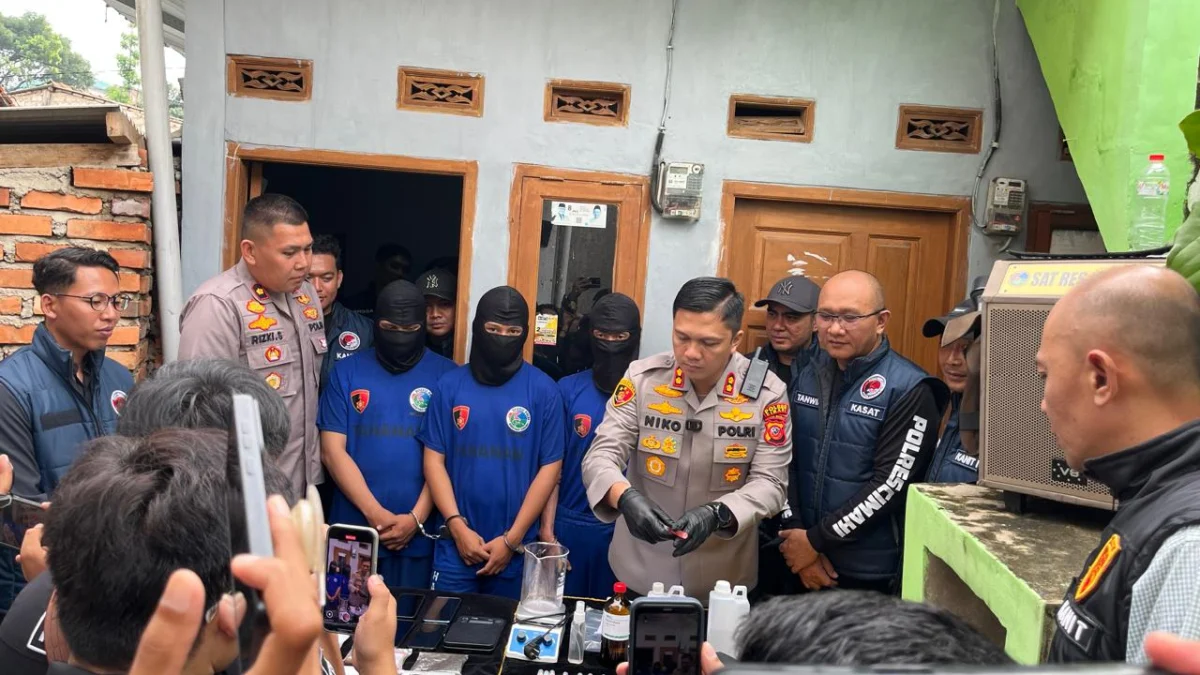 Polres Cimahi Berhasil Amankan Home Industri Pembuatan dan Pengedaran Tembakau Sintetis (Mong)