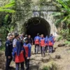 Tim saat melakukan survei kelayakan di salah satu terowongan jalur kereta api Banjar-Pangandaran. Rencana reaktivasi Banjar-Pangandaran membutuhkan anggaran Rp3 triliun. (Istimewa)