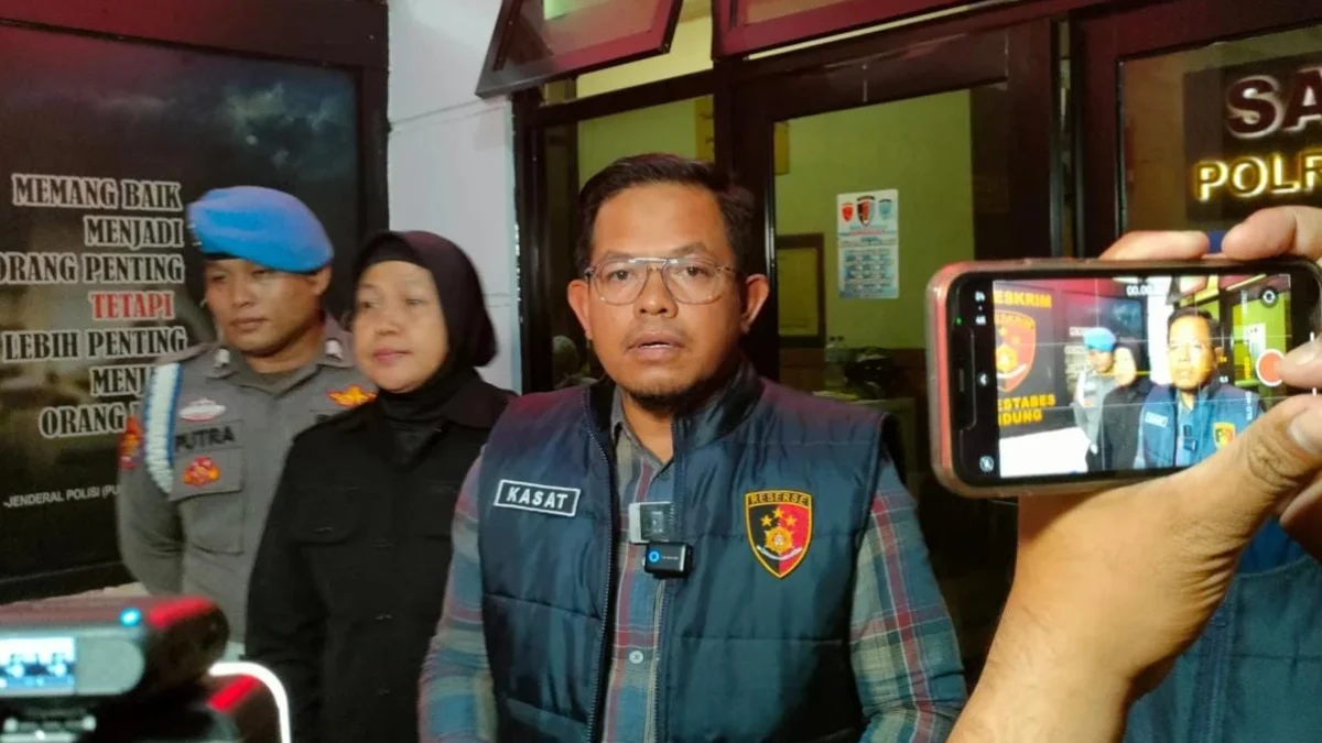 Modus Gila! Pria Curi Identitas Demi Gaet Sesama Jenis di Medsos, Polisi Bekuk Pelaku Dok. Kasatreskrim Polrestabes Bandung, AKBP Abdul Rachman. Foto. Sandi Nugraha