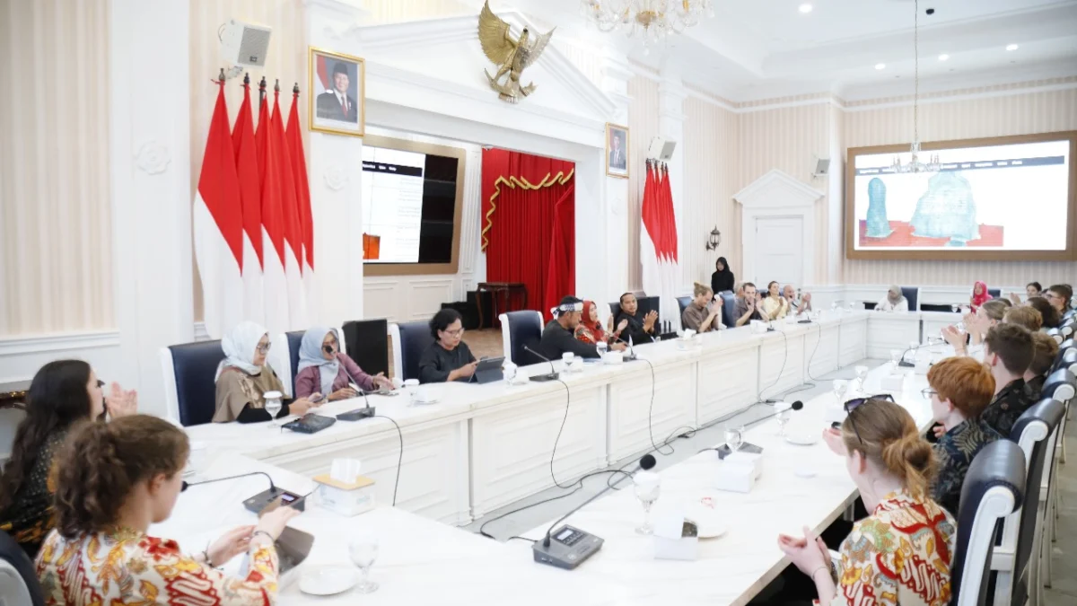 Kedatangan Pelajar Belanda, Pemkot Bogor Sampaikan Komitmen Kerjasama Pendidikan Internasional Pemkot Bogor saat menerima kunjungan siswa Eckhart College, Belanda di Balai Kota Bogor. (Yudha Prananda / Jabar Ekspres)