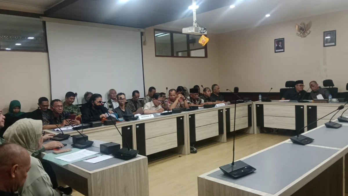Audiensi Komisi II DPRD Kota Cimahi soal Dualisme Kepemimpinan dalam Tubuh Dekopinda (Mong)