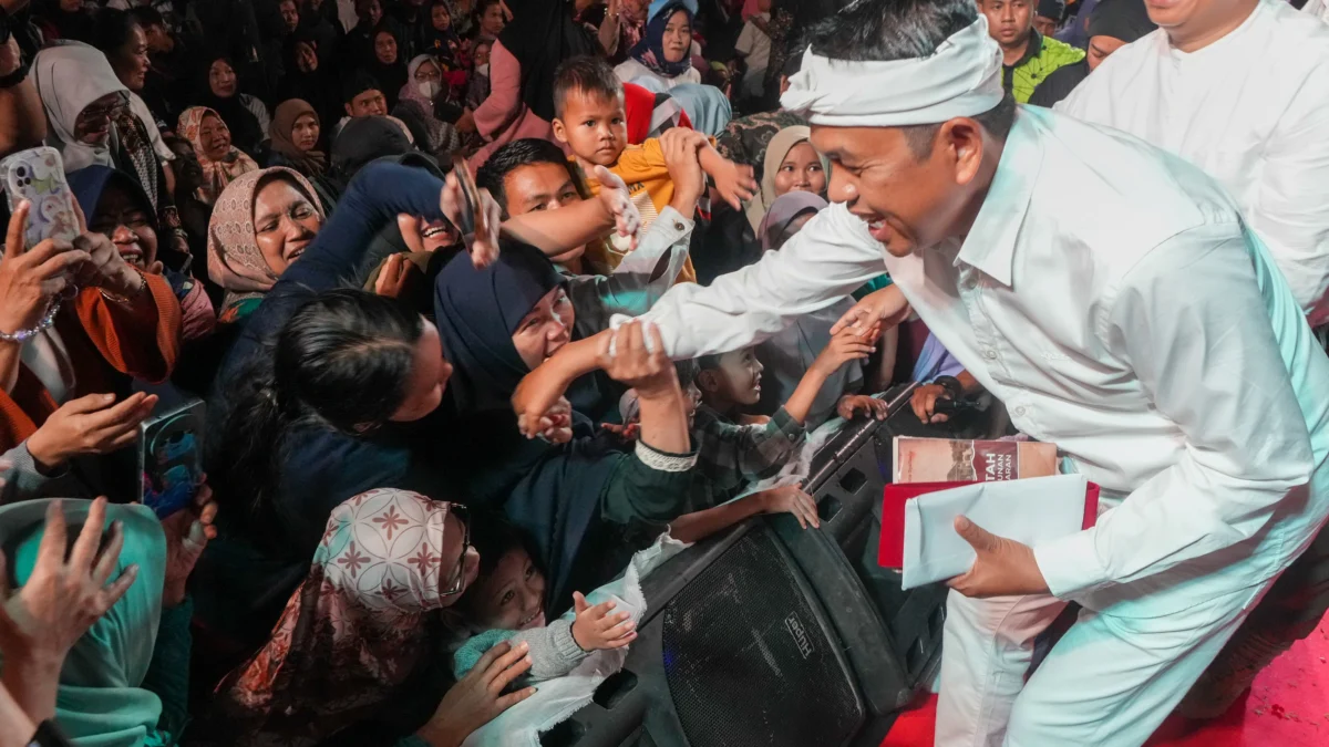 Atasi Kemacetan, Dedi Mulyadi Janjikan Bangun Underpass Pasar Citayam Kota Depok di 2026 Gubernur Jawa Barat Dedi Mulyadi saat Menyapa Warga. (ist)