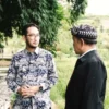 Bupati Bandung Barat, Jeje Ritchie Ismail didampingi Kadis DLH KBB saat meninjau aliran Sungai Citarum beberapa waktu lalu. Dok instagram (ritchieismail)