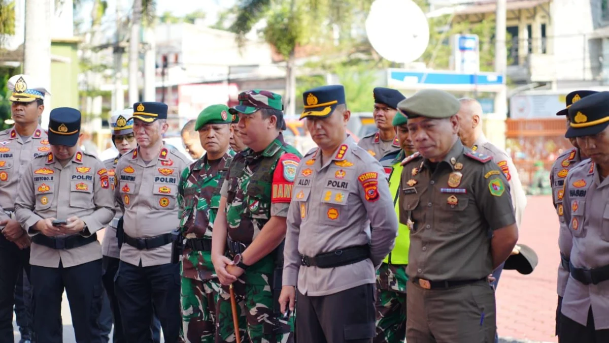 Jelang May Day 2025 Polresta Bandung Kerahkan 300 Personel, Siap Amankan Aksi Buruh! Menjelang peringatan Hari Buruh Internasional (May Day) pada 1 Mei 2025, Polresta Bandung menggelar apel kesiapan pengamanan di Mapolresta Bandung, Soreang, Kabupaten Bandung, Senin (28/4/2025). Foto Istimewa