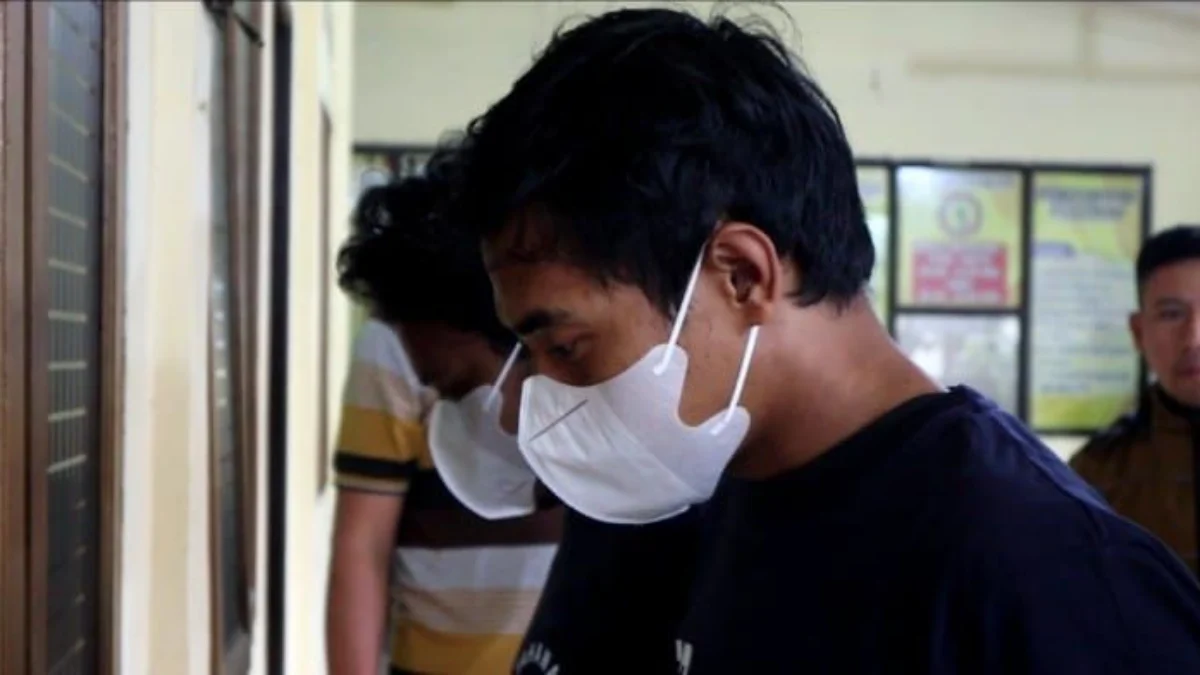 Terlilit Utang, Mantan Sopir Bobol Rumah Majikan di Cileunyi! Gasak Barang Rp200 Juta dan Nyaris Kabur ke Kalimantan Terlilit Utang, Mantan Sopir Bobol Rumah Majikan di Cileunyi! Gasak Barang Rp200 Juta dan Nyaris Kabur ke Kalimantan