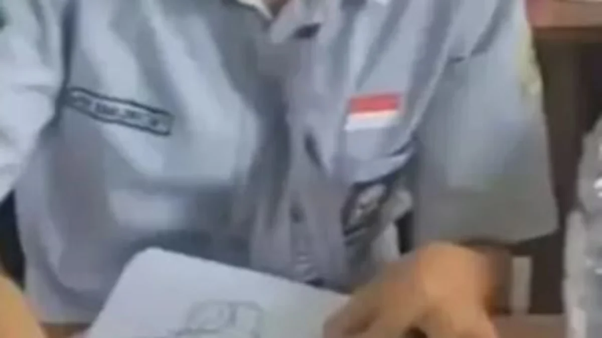 KDM Bakal Berhentikan Guru yang Tugaskan Siswa Gambar Alat Vital