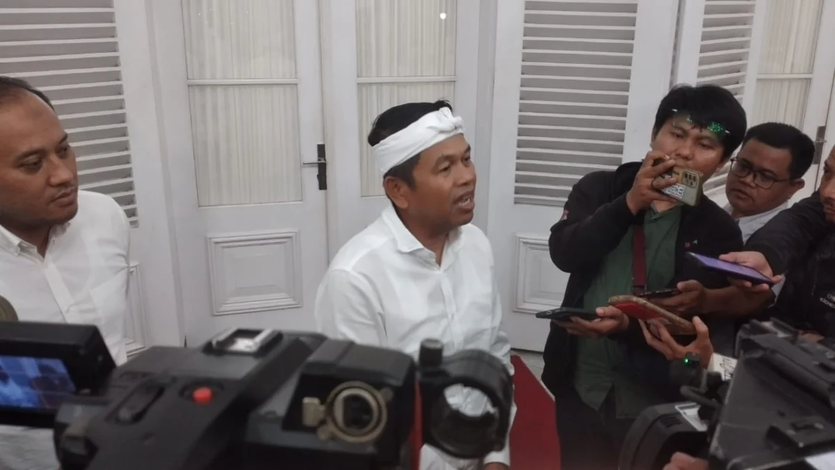 Gubernur Jabar Dedi Mulyadi saat menyampaikan respon ancaman, Rabu (23/4).