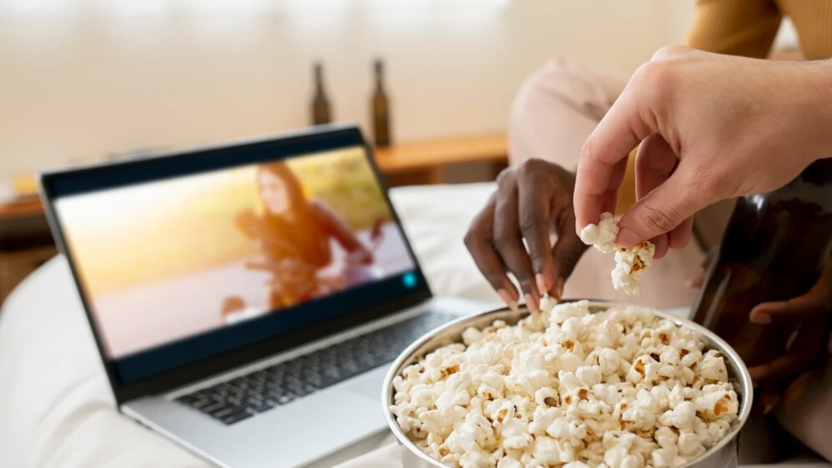 5 Film Seru yang Harus Kamu Tonton Saat Istirahat Makan Siang 5 Film Seru yang Harus Kamu Tonton Saat Istirahat Makan Siang