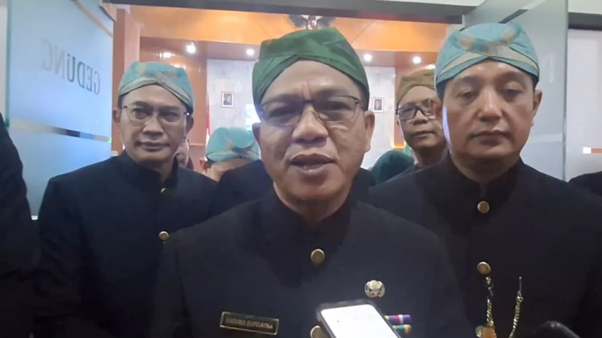 Bupati Bandung Usulkan Pembentukan Provinsi Bandung Raya Bupati Bandung Dadang Supriatna sata menghadiri rapat paripurna Hari Jadi ke-384 Kabupaten Bandung Senin (21/4). Foto Istimewa