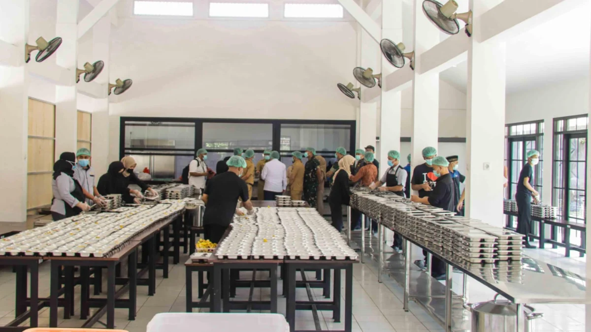 Ilustrasi: SPPG/ Dapur Makan Gizi Gratis (MBG) Sekolah Bina Insani, Kota Bogor. (Yudha Prananda / Jabar Ekspres)