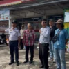 Tim gabungan saat menyisir sejumlah juru parkir di toko modern di Kota Banjar, Jumat (11/4/2025). (Cecep Herdi/Jabar Ekspres)