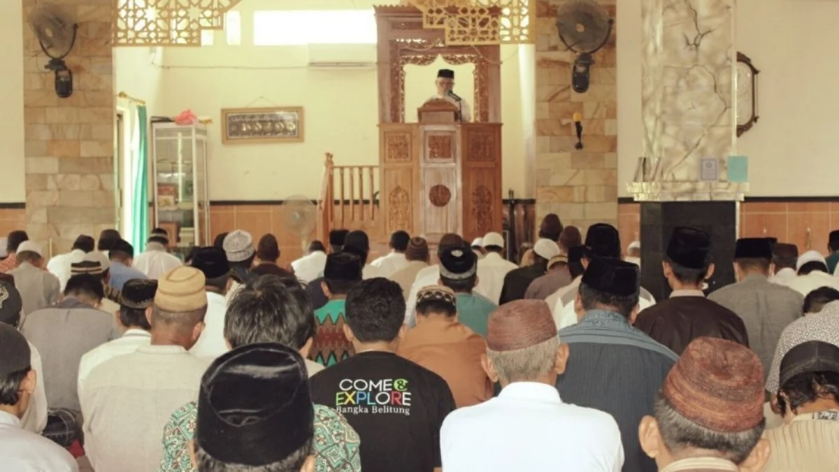 Naskah Khutbah Jumat Tentang Pembagian Manusia dalam Tiga Kelompok Naskah khutbah Jumat minggu ini tentang kelompok manusia.