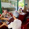 Banyak Kritik, Kanwil Kemenham Dukung Pendidikan Militer Ala Dedi Mulyadi Siswa SMA/SMK saat menjalani tes kesehatan di Dodik Bela Negara Rindam III Siliwangi, Lembang, Bandung Barat. Senin (5/5). Dok Jabar Ekspres/Suwitno