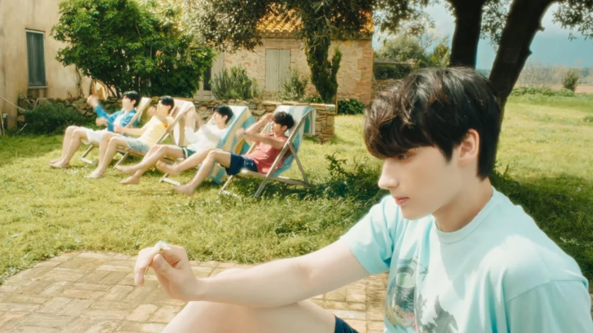 Lirik Lagu Baru TXT "Love Language" Trending MV lagu baru TXT "Love Language" yang trending.