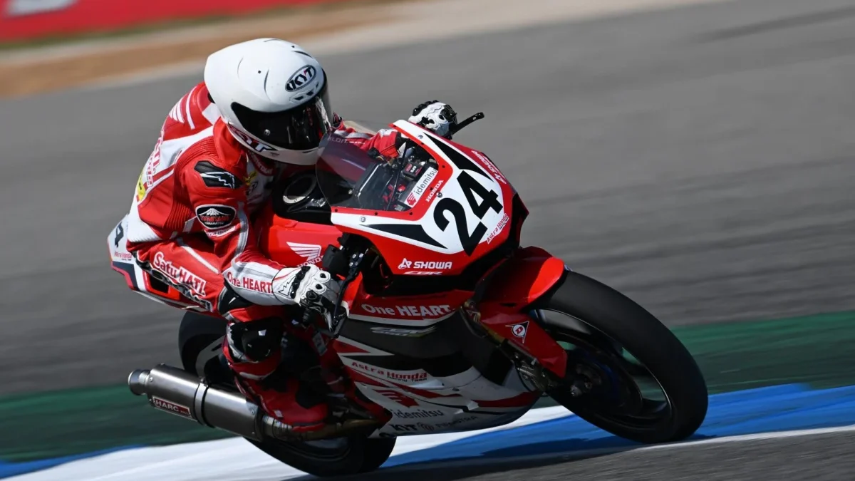 Astra Honda Bidik Sepang Jadi Target Dominasi CBR Series Berikutnya Salag satu pebalap Astra Honda Racing Team (AHRT) Davino Britani yang unjuk kebolehan.