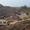 Tambang Ilegal di Cianjur Rugikan Warga, Walhi Soroti CV Inti Pasir Aktivitas pertambangan galian C diduga ilegal yang dilakukan CV Inti Pasir di Desa Mulyasari, Kecamatan Cilaku, Kabupaten Cianjur. (Walhi Jawa Barat for Jabar Ekspres)