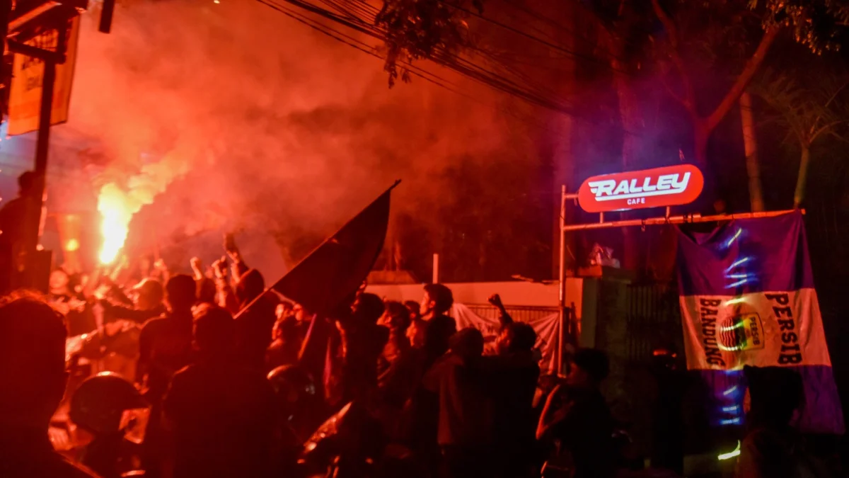 Bobotoh saat merayakan Persib juara/Foto: Dimas Ratmansyah/Jabar Ekspres/