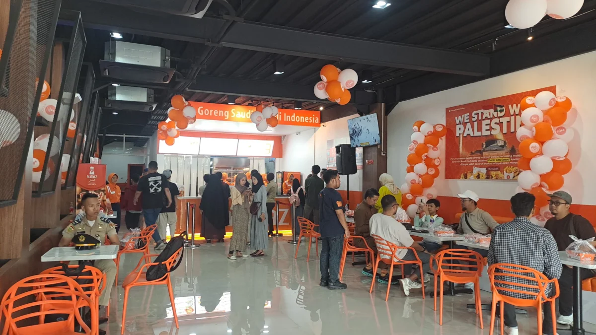 Almaz Fried Chicken Buka Outlet ke-98 di Jatinangor! Ayam Goreng Khas Timur Tengah yang Siap Geser Popularitas McDonald's