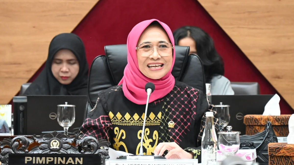 Ketua Komisi X DPR RI, Hetifah Sjaifudian, mengucapkan selamat memperingati Hari Pendidikan Nasional (Hardiknas) yang jatuh pada 2 Mei 2025.