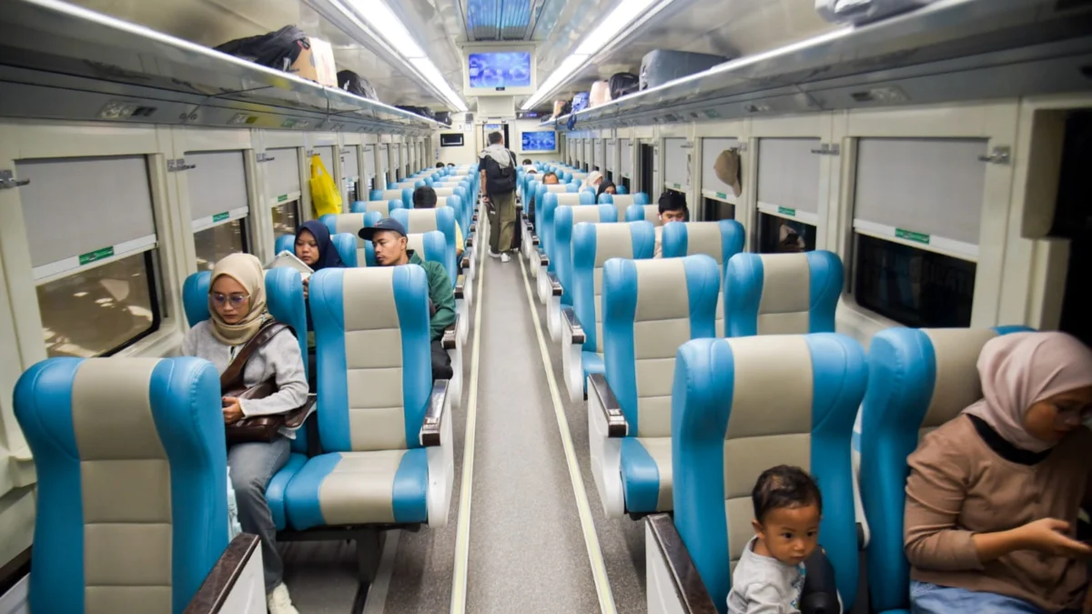 Ilustrasi: Fasilitas gerbong kereta api yang nyaman untuk penumpang. Foto: Dimas Rachmatsyah / Jabar Ekspres