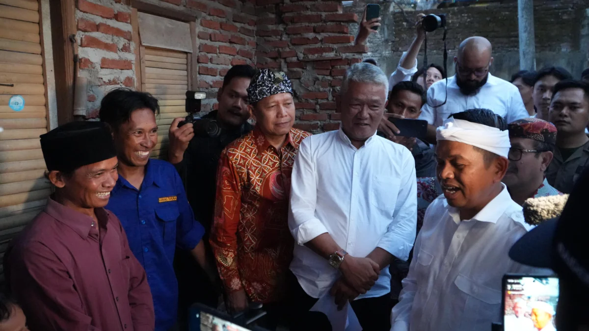 Pemda Jabar Resmikan Penyalaan Bantuan Listrik Gratis Tahap 1 untuk Masyarakat Tak Mampu Pemda Jabar Resmikan Penyalaan Bantuan Listrik Gratis Tahap 1 untuk Masyarakat Tak Mampu