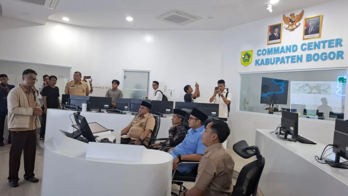 Tinjau Commad Center 112, Bupati Pastikan Layanan 24 Jam untuk Warga Kabupaten Bogor