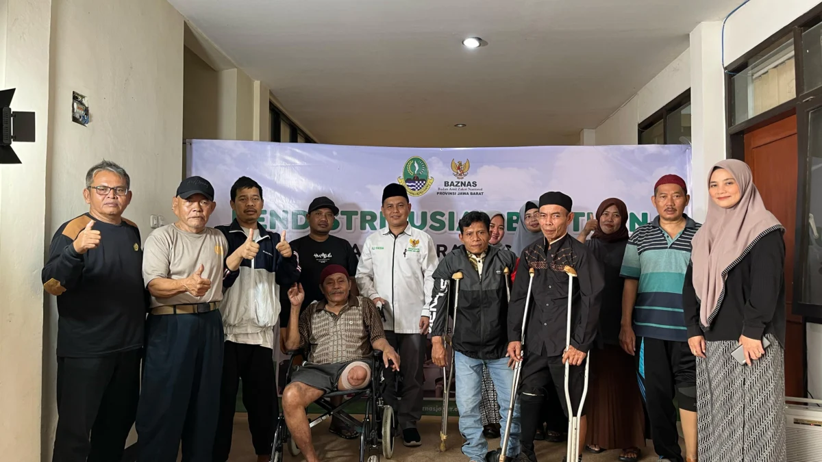 Nganjang ka Warga, BAZNAS Jabar Salurkan 27 Bantuan Kaki Palsu untuk Penyandang Disabilitas