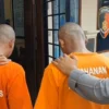 Dua oknum anggota ormas di Ciamis diringkus polisi usai aksinya kepergok warga mencuri kambing di Desa Buanamekar, Kecamatan Panumbangan, Kabupaten Ciamis, Jawa Barat belum lama ini. (Cecep Herdi/Jabar Ekspres)