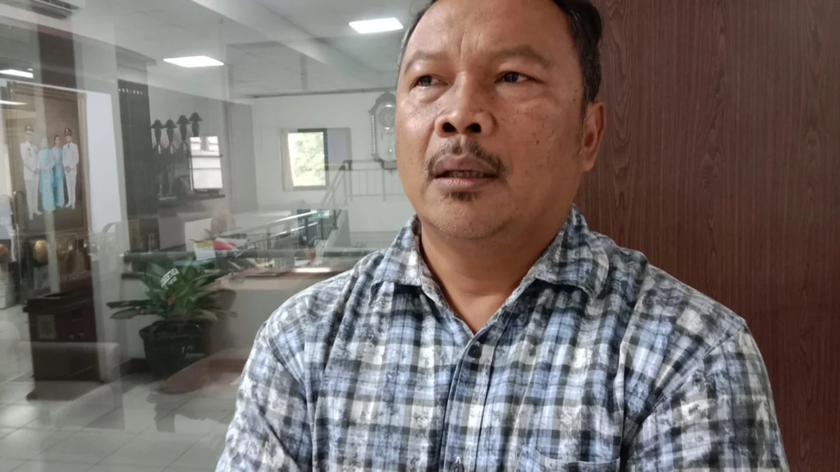 Dewan Cimahi Tekankan Pemetaan Budaya dan Ruang Ekspresi Anggota DPRD Kota Cimahi dari Sekertaris Komisi III, Barkah Setiawan. (Foto/Mong)