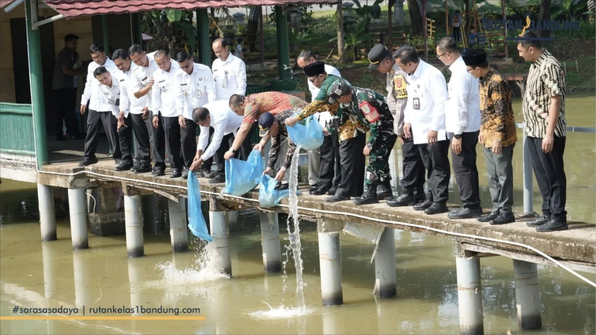 Dirjen Pemasyarakatan Mashudi Hadiri Panen Raya dan Pelepasan Bibit Ikan di Lapas Subang