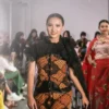 Ilustrasi Fashion show oleh Komunitas Diajeng Semarang. (foto/Jawa Pos)