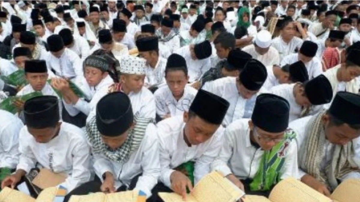 17 Hadits Penyemangat Bagi Penuntut Ilmu Agar Lebih Sabar Dalam Belajar ILUSTRASI hadits untuk penuntut ilmu.