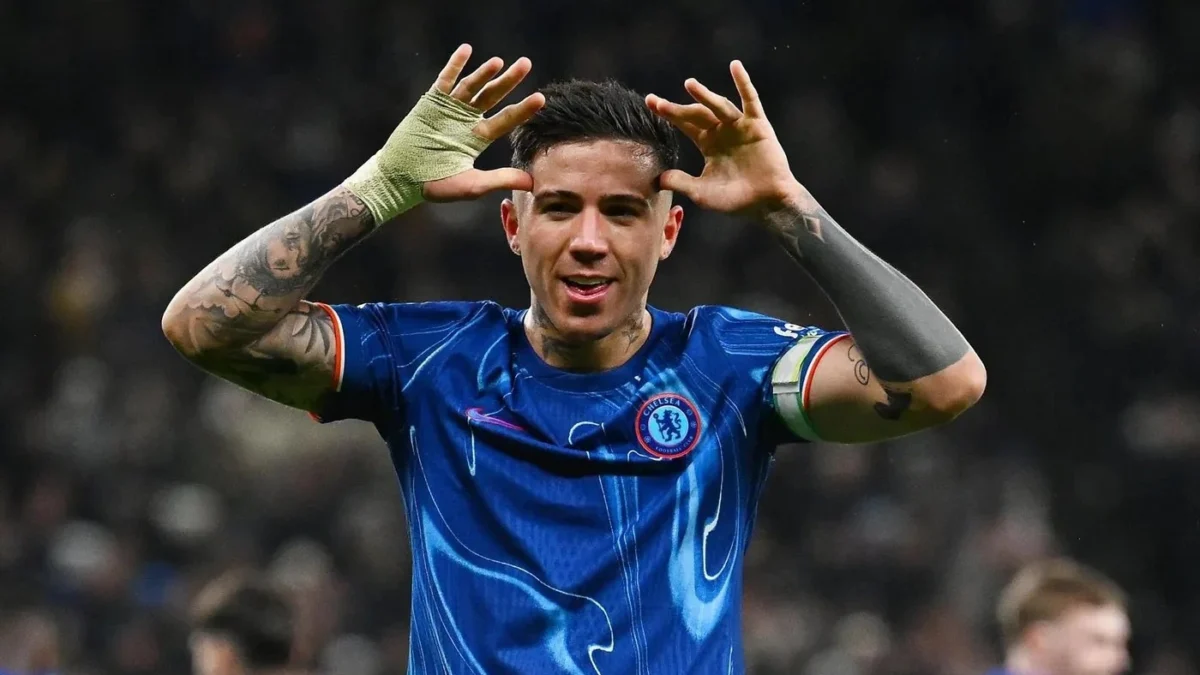 Takut-takuti Real Madrid, Chelsea Pasang Harga 'Horor' untuk Enzo Fernandez Takut-takuti Real Madrid, Chelsea Pasang Harga 'Horor' untuk Enzo Fernandez