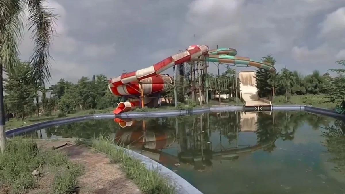 Penyertaan Modal Rp9,4 Miliar Mubazir, Ratusan Aset Banjar Water Park Hilang! Kondisi Banjar Water Park milik Pemkot Banjar kini kondisinya terbengkalai sejak ditutup pada tahun 2020. (Cecep Herdi/Jabar Ekspres)